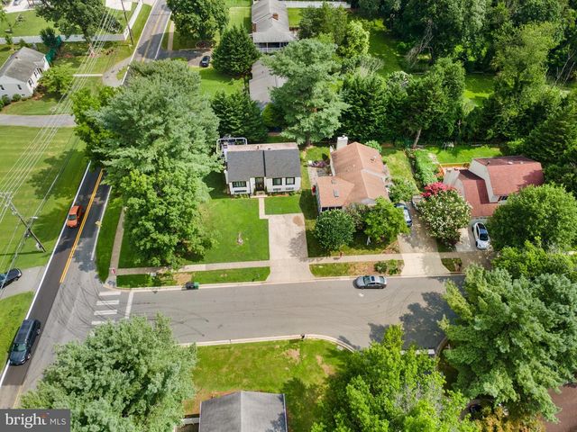 30 PAVILION DR, Gaithersburg, MD 20878