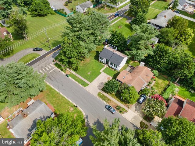 30 PAVILION DR, Gaithersburg, MD 20878