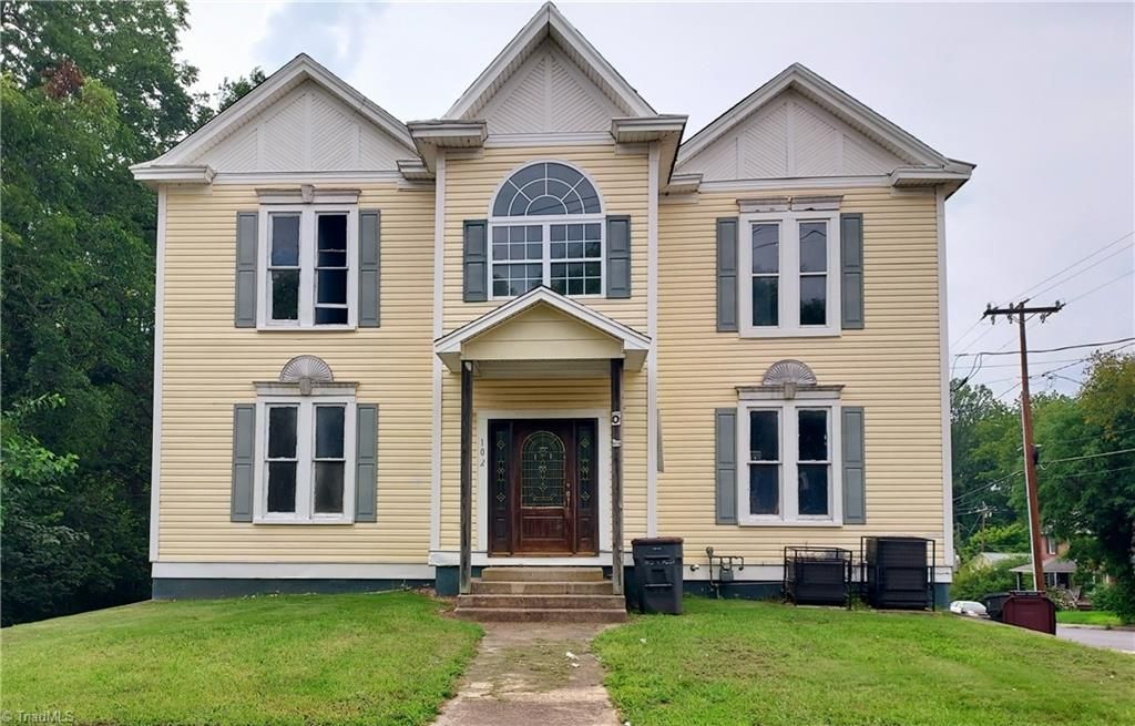 102 S Main Street, Reidsville, NC 27320