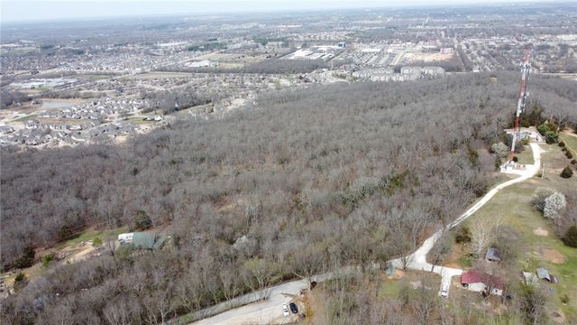 Dinsmore Trail, Fayetteville, AR 72701