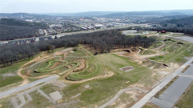 Dinsmore Trail, Fayetteville, AR 72701