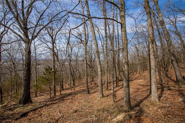 Dinsmore Trail, Fayetteville, AR 72701