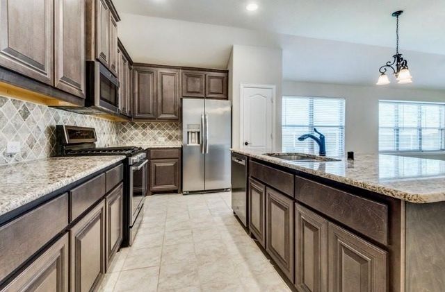 609 W North Creek Drive, Sherman, TX 75092