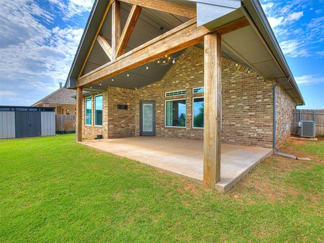 3400 Upland Ridge Drive, Yukon, OK 73099
