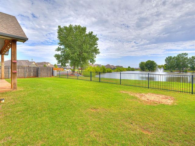 3400 Upland Ridge Drive, Yukon, OK 73099