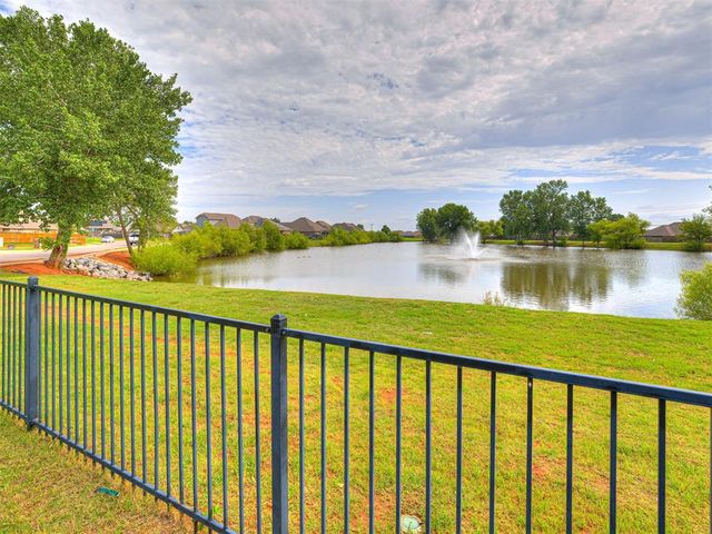 3400 Upland Ridge Drive, Yukon, OK 73099