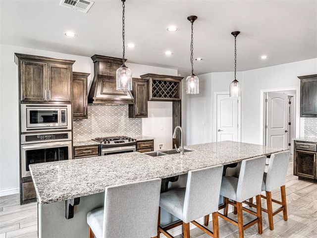 3400 Upland Ridge Drive, Yukon, OK 73099