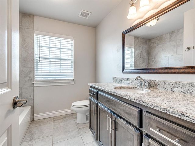 3400 Upland Ridge Drive, Yukon, OK 73099