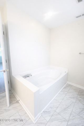 901 Cedarwood Village, Morehead City, NC 28557