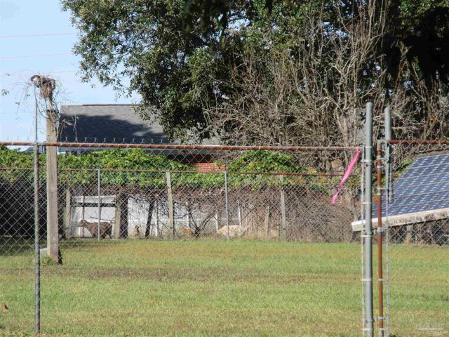 Kawanee Dr, Pensacola, FL 32514