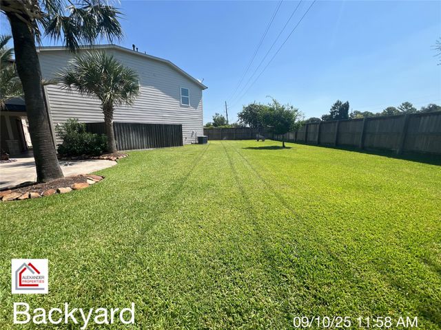 903 Sugarfield Court, Sugar Land, TX 77498