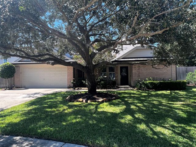 903 Sugarfield Court, Sugar Land, TX 77498