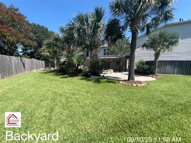 903 Sugarfield Court, Sugar Land, TX 77498