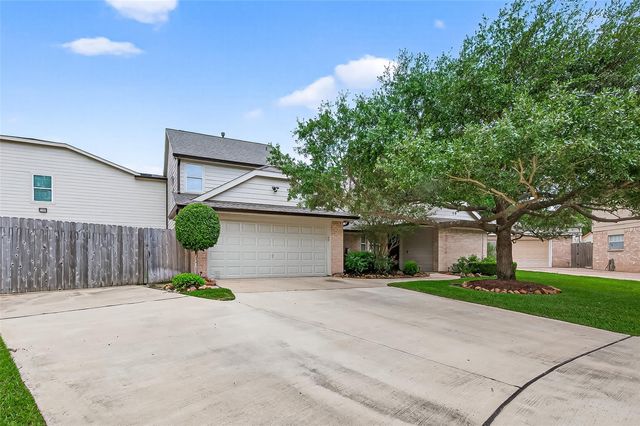 903 Sugarfield Court, Sugar Land, TX 77498
