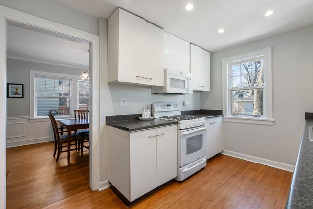 2336 Grey Avenue, Evanston, IL 60201