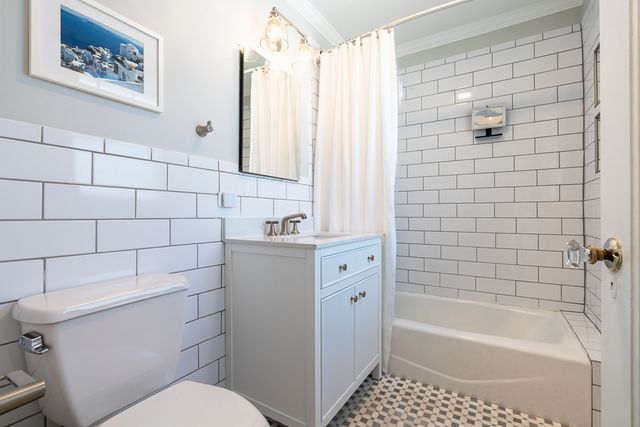 2336 Grey Avenue, Evanston, IL 60201