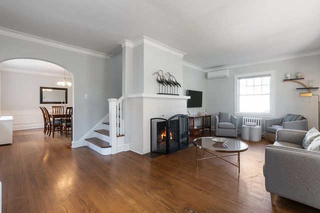 2336 Grey Avenue, Evanston, IL 60201