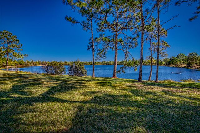 5753 SW LONGSPUR Lane, Palm City, FL 34990