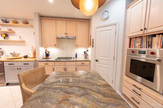 10208 Grackle Ct, Pensacola, FL 32507