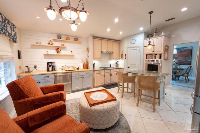 10208 Grackle Ct, Pensacola, FL 32507