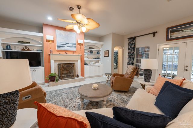 10208 Grackle Ct, Pensacola, FL 32507