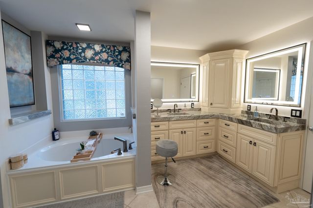 10208 Grackle Ct, Pensacola, FL 32507