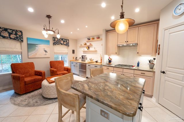 10208 Grackle Ct, Pensacola, FL 32507