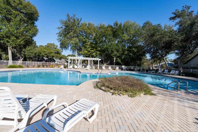 10208 Grackle Ct, Pensacola, FL 32507