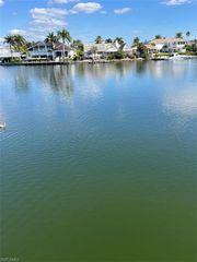 4530 Gulf Shore Blvd N Apt 112, Naples, FL 34103