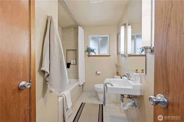 8031 Florida Dr, Everett, WA 98203