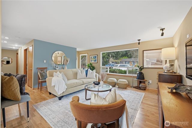 8031 Florida Dr, Everett, WA 98203