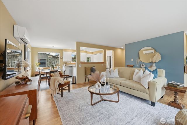 8031 Florida Dr, Everett, WA 98203