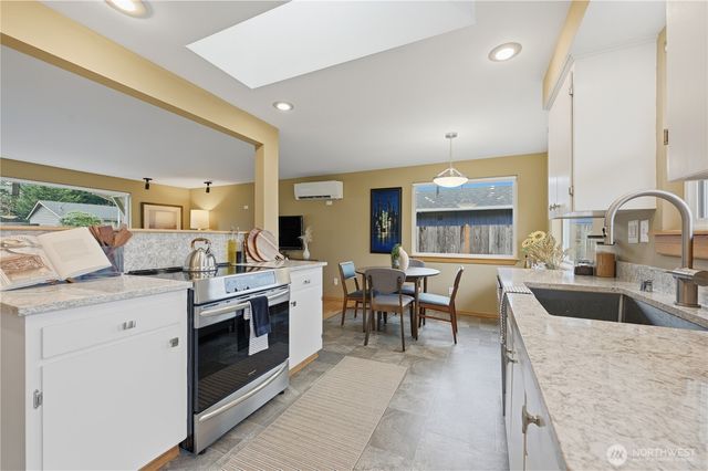 8031 Florida Dr, Everett, WA 98203