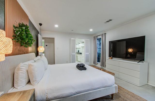 5135 Westerham Place, Houston, TX 77069