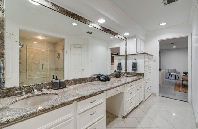 5135 Westerham Place, Houston, TX 77069