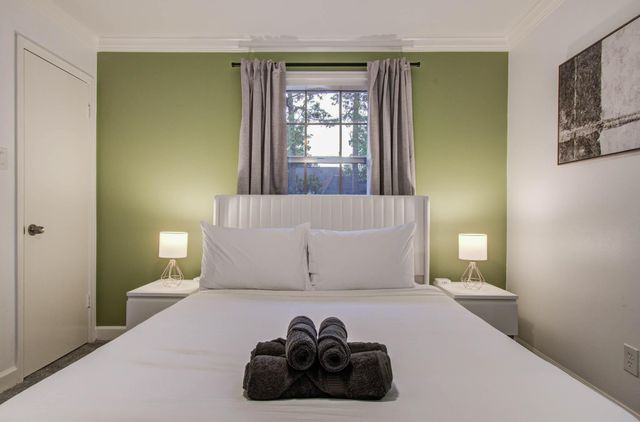 5135 Westerham Place, Houston, TX 77069