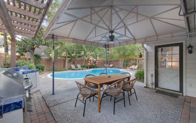 5135 Westerham Place, Houston, TX 77069