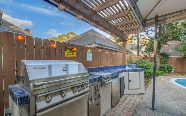 5135 Westerham Place, Houston, TX 77069