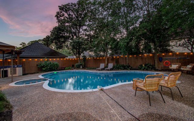 5135 Westerham Place, Houston, TX 77069