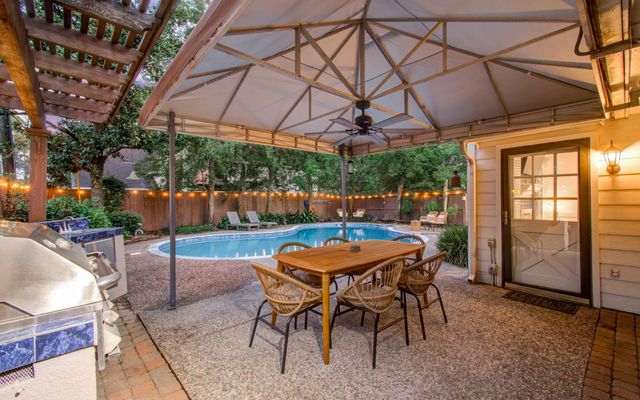 5135 Westerham Place, Houston, TX 77069