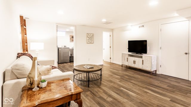 104 E 46th Street, Indianapolis, IN 46205