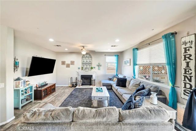 4019 W Avenue J9, Lancaster, CA 93536