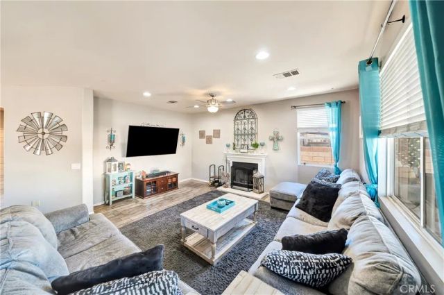 4019 W Avenue J9, Lancaster, CA 93536