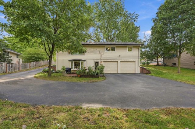 3966 Earlynn Lane, Minnetonka, MN 55345