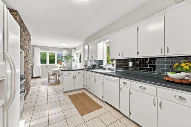 3966 Earlynn Lane, Minnetonka, MN 55345