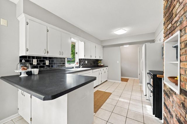 3966 Earlynn Lane, Minnetonka, MN 55345