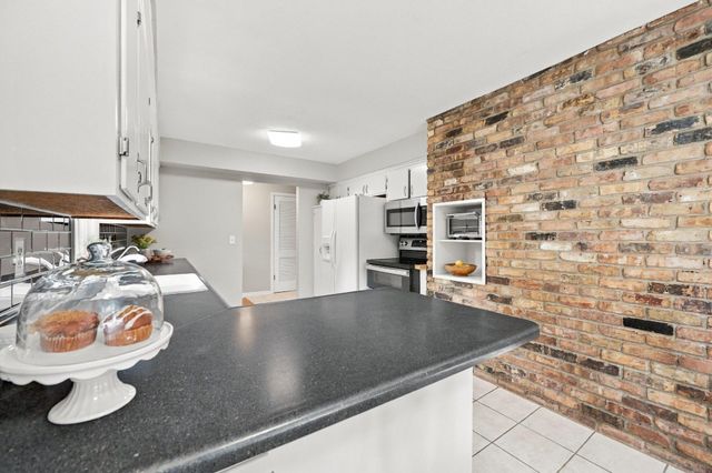 3966 Earlynn Lane, Minnetonka, MN 55345