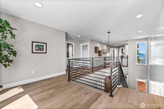 425 Ton-A-Wan-Da Avenue NE, Tacoma, WA 98422