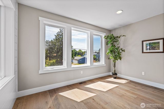 425 Ton-A-Wan-Da Avenue NE, Tacoma, WA 98422