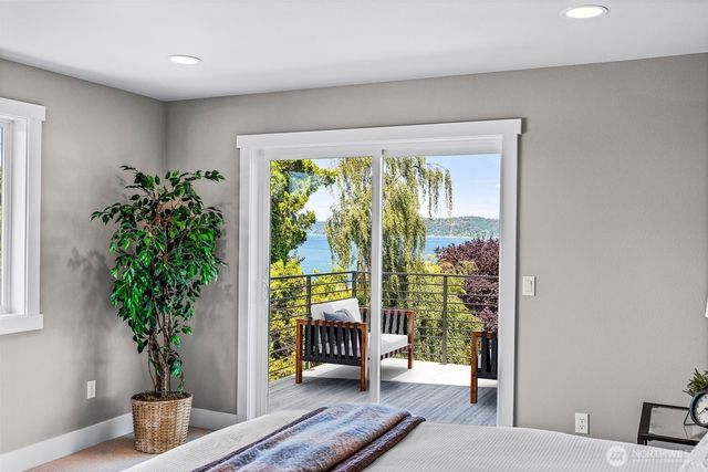 425 Ton-A-Wan-Da Avenue NE, Tacoma, WA 98422